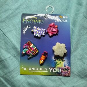 NEW… Disney Encanto light up Crocs Jibbitz Charms Set